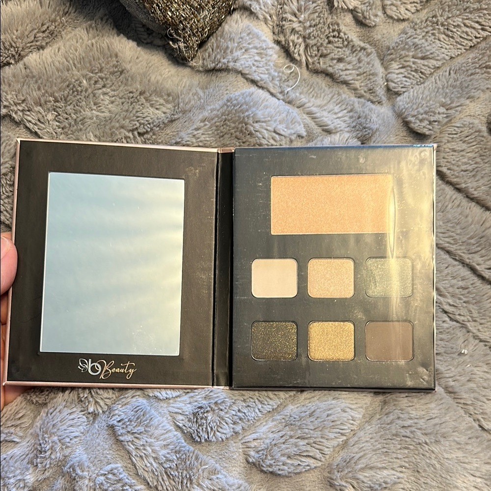 Belk Gold and Brown Eyeshadow Palette for Stunning Looks